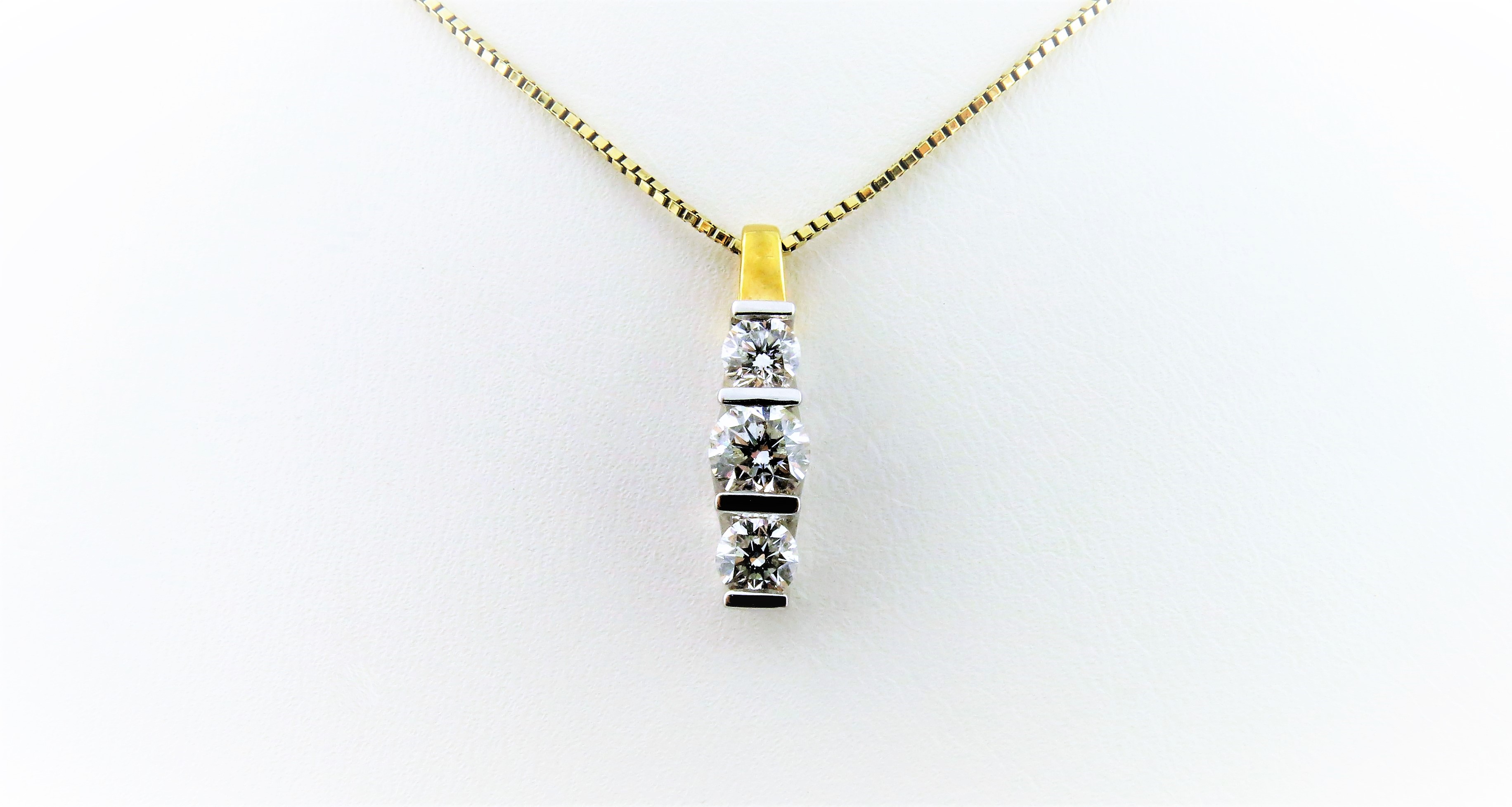 Birks 18k White Gold Splash 0.39cttw Diamond Small Drop Necklace  450014854159 | Mayors